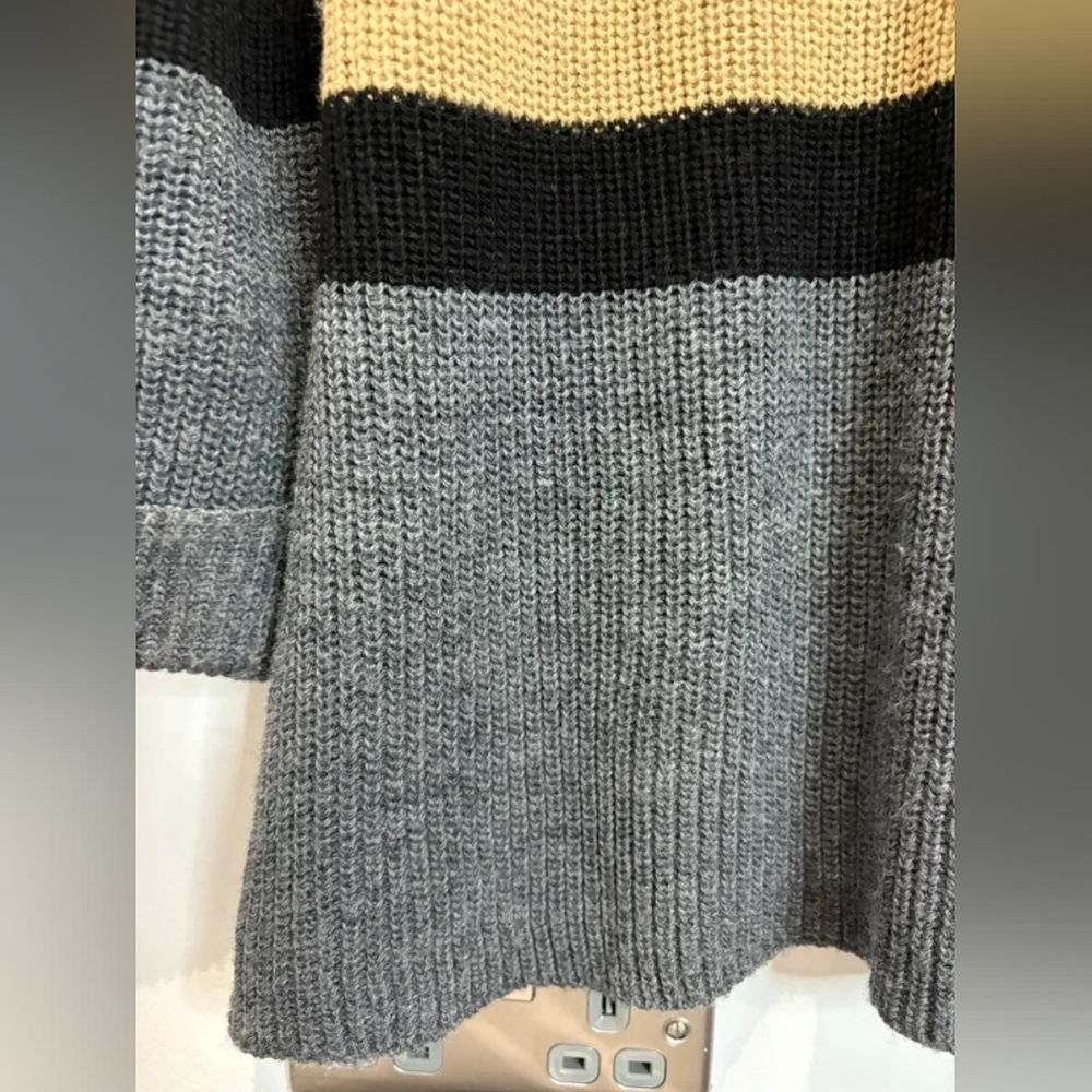 Women's Colorblock Sweater - Tan, Black, and Gray - Picture 5 of 6